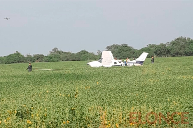 Cayó una avioneta de fumigación en un campo del sur entrerriano y hospitalizaron al piloto