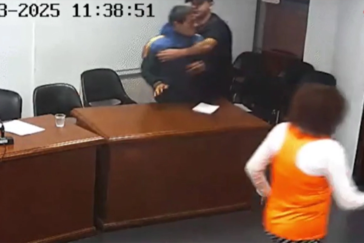 Preso agredió a un juez. Preso agredió a un juez.