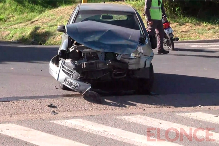 Importantes daños materiales fue el saldo de un choque frontal en Paraná