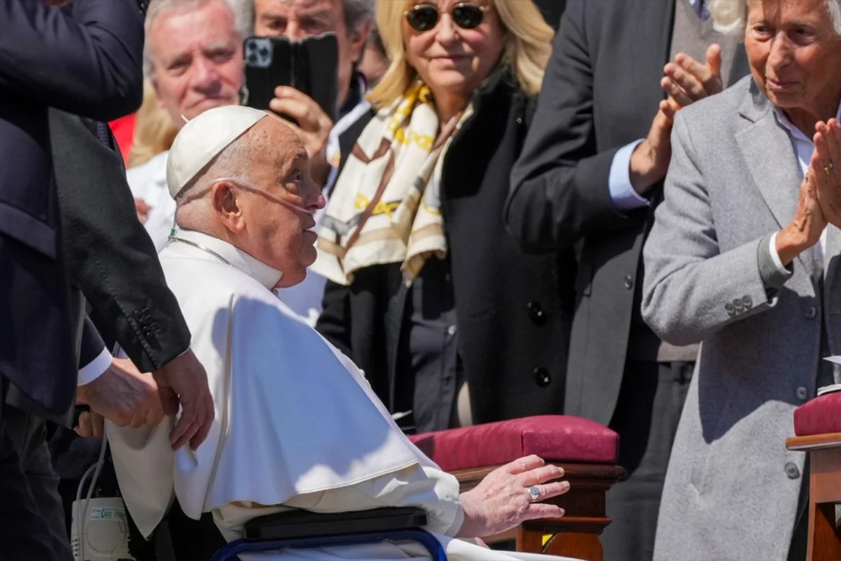 Reaparición del Papa Francisco.