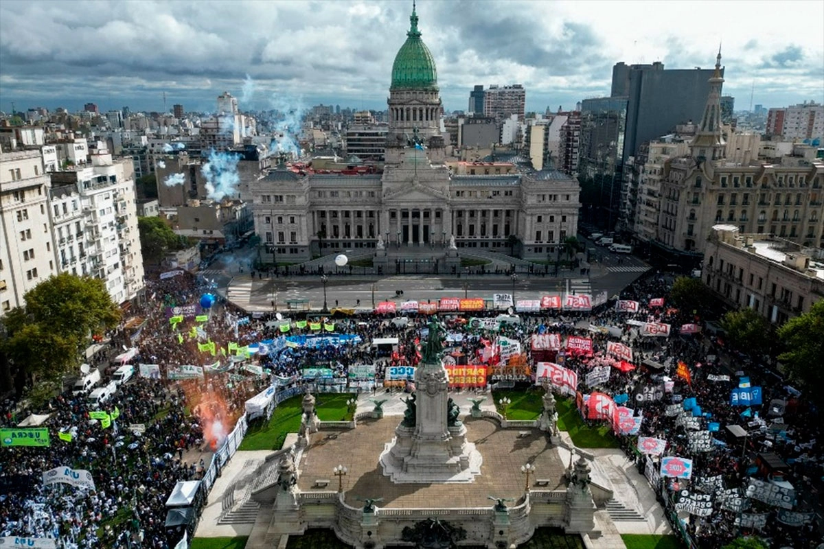 Marcha de jubilados y gremios. Marcha de jubilados y gremios.