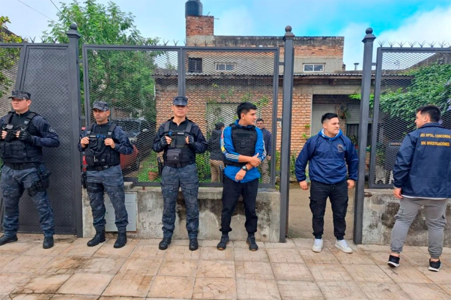 Allanaron al ex titular del COPNAF de Concordia por presuntas amenazas y negocios incompatibles (foto Concordia Policiales)