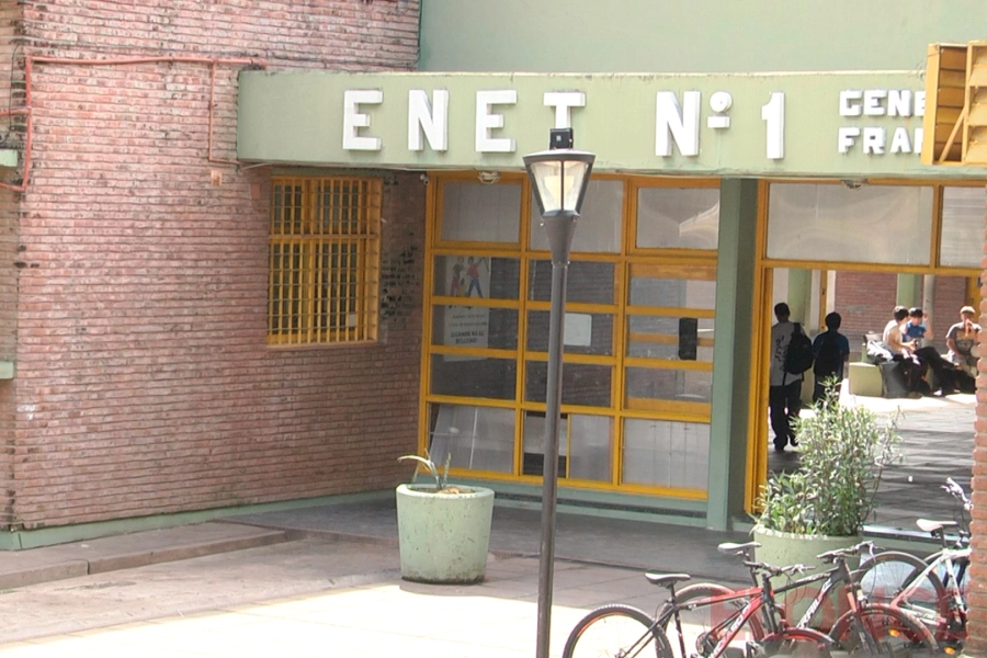 Escuela de Educaci&oacute;n T&eacute;cnica N&deg;1 "General Francisco Ram&iacute;rez" de Paran&aacute; (foto Elonce)