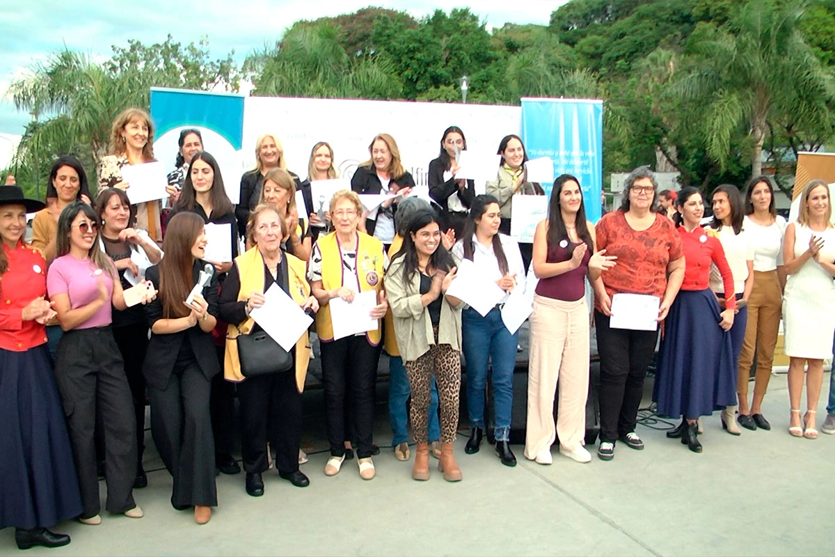 Reconocimiento a mujeres entrerrianas. Reconocimiento a mujeres entrerrianas.