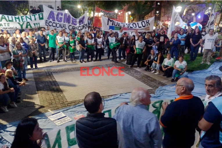 Nutrida movilización de gremios y jubilados en Concordia: los testimonios en la marcha