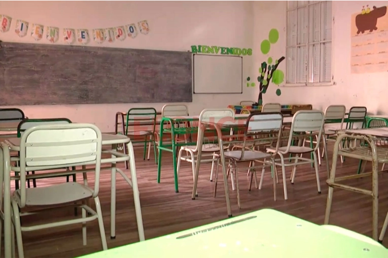 En escuela Sarmiento de Paraná el acatamiento al paro fue del 90 por ciento