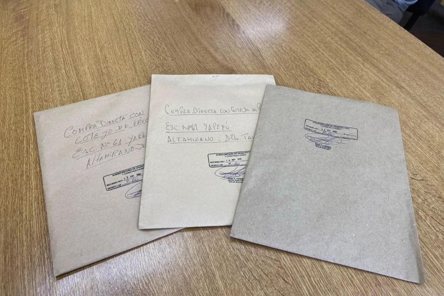 Se abrieron los sobres para el recambio de techos en la escuela Yapey&uacute; de Altamirano (foto Gobierno de Entre R&iacute;os)