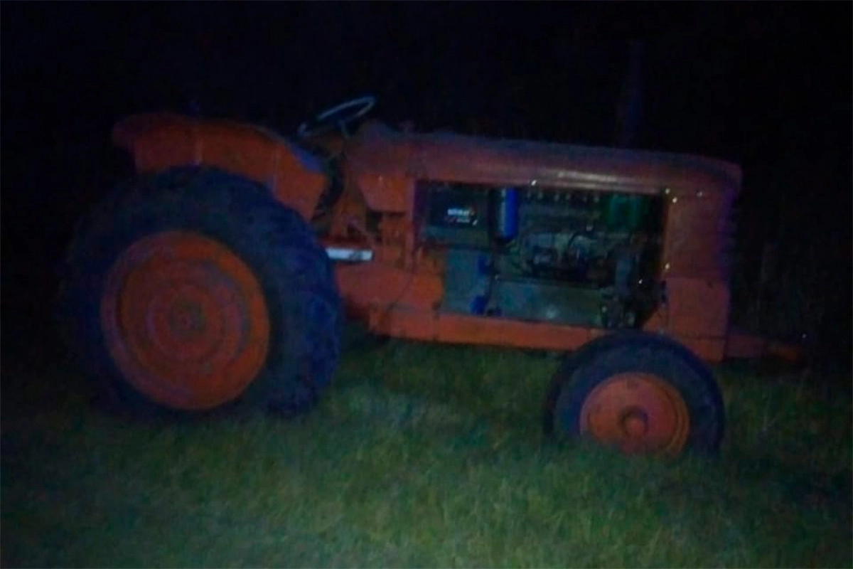 Un hombre falleció al caer de un tractor Un hombre falleció al caer de un tractor