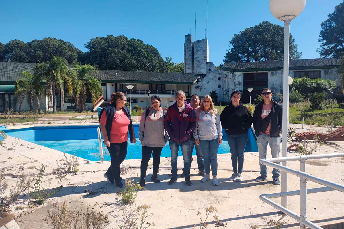 Parte de los trabajadores que reclamaron. Parte de los trabajadores que reclamaron.