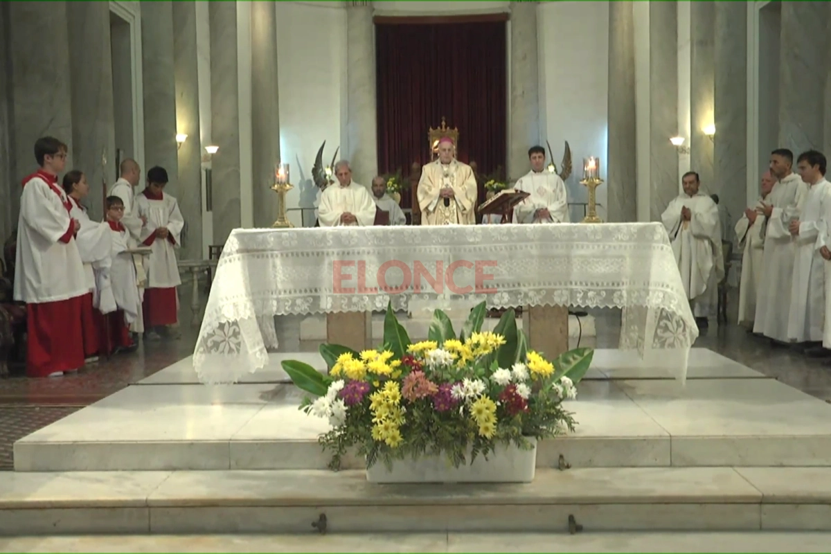 Misa de Vigilia Pascual Misa de Vigilia Pascual