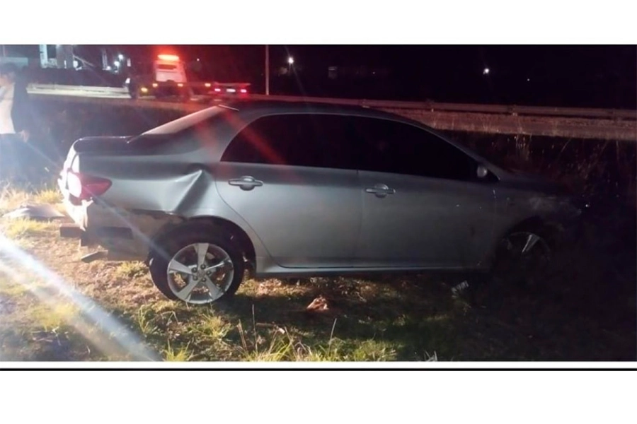 Despiste sobre Autov&iacute;a Artigas, en Chajar&iacute; (foto Radio City)