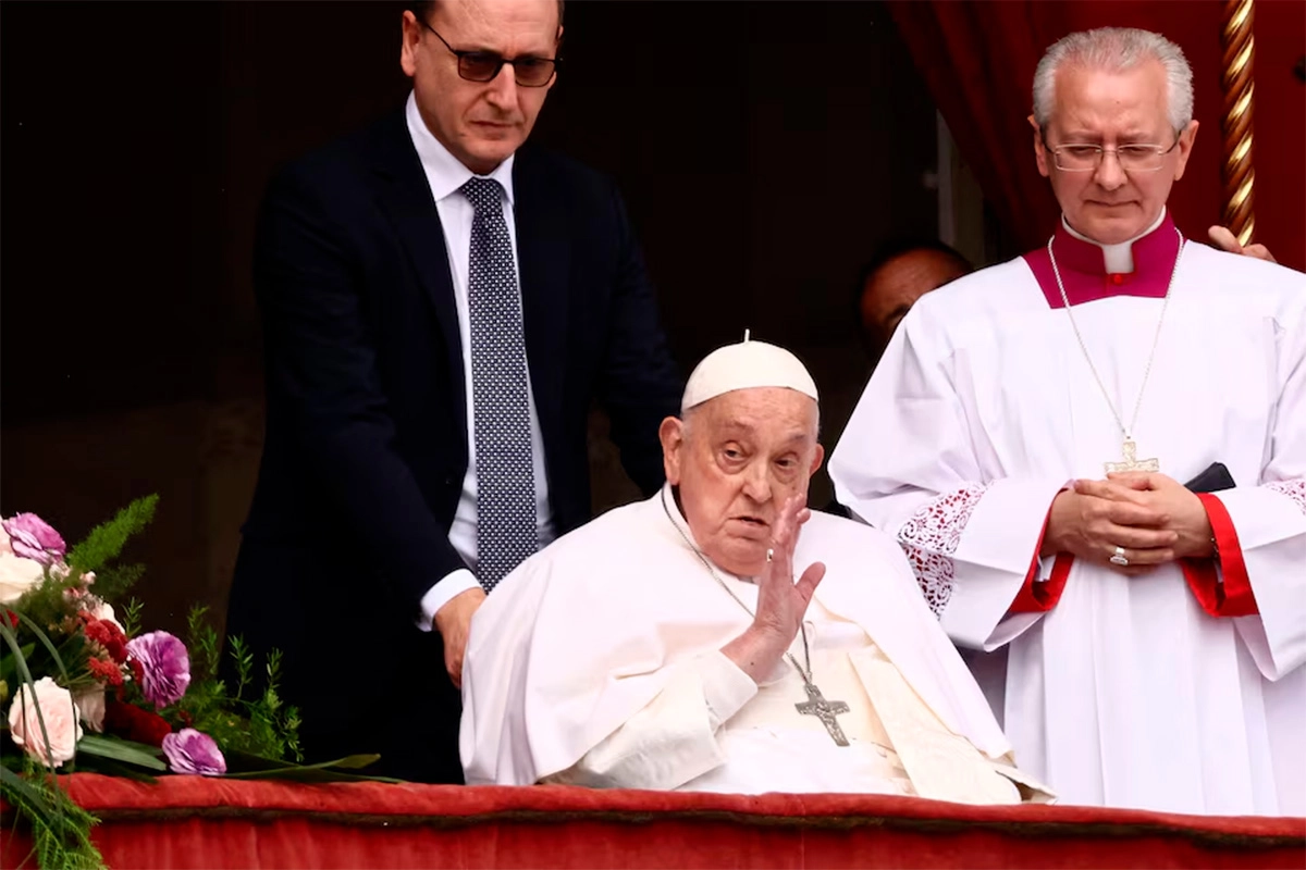 Francisco participó de la misa de Pascuas en el Vaticano Francisco participó de la misa de Pascuas en el Vaticano