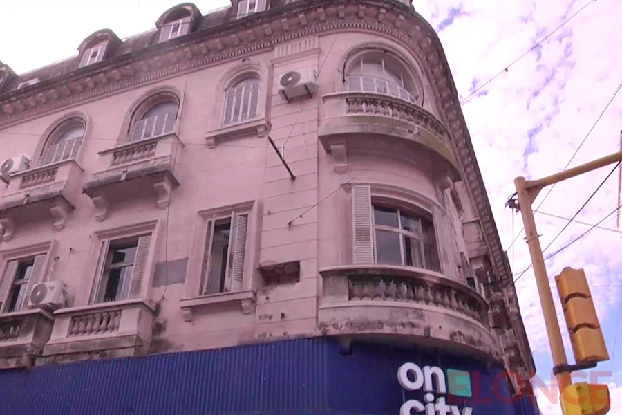 En la construcci&oacute;n de principios del siglo pasado, vivieron los abuelos paternos, t&iacute;os abuelos y el padre de quien se convertir&iacute;a en el Papa Francisco (foto Elonce)