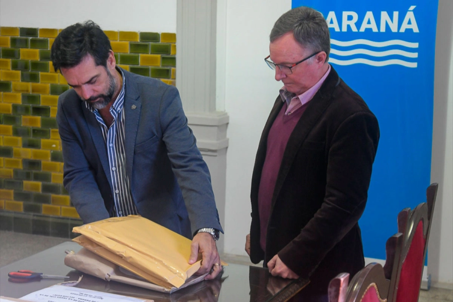 Apertura de sobres. (MP)