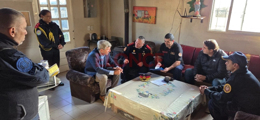 Frigerio se reuni&oacute; con bomberos voluntarios de Ceibas (foto Bomberos Voluntarios de Ceibas)