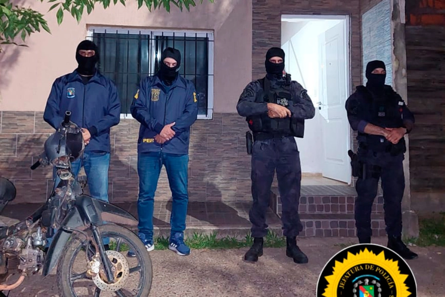 Secuestran cocaína, dinero y vehículos en operativo antidrogas en Chajarí (foto Policía de Entre Ríos)