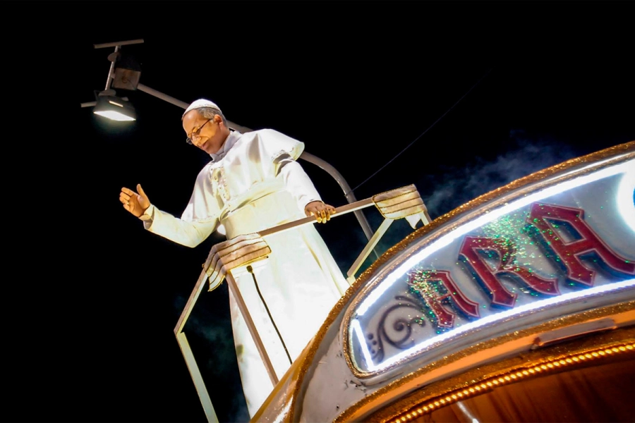 Hace diez a&ntilde;os, Ar&aacute; Yev&iacute; llev&oacute; el mensaje del Papa Francisco a la pasarela (foto Facebook Ar&aacute; Yev&iacute;)