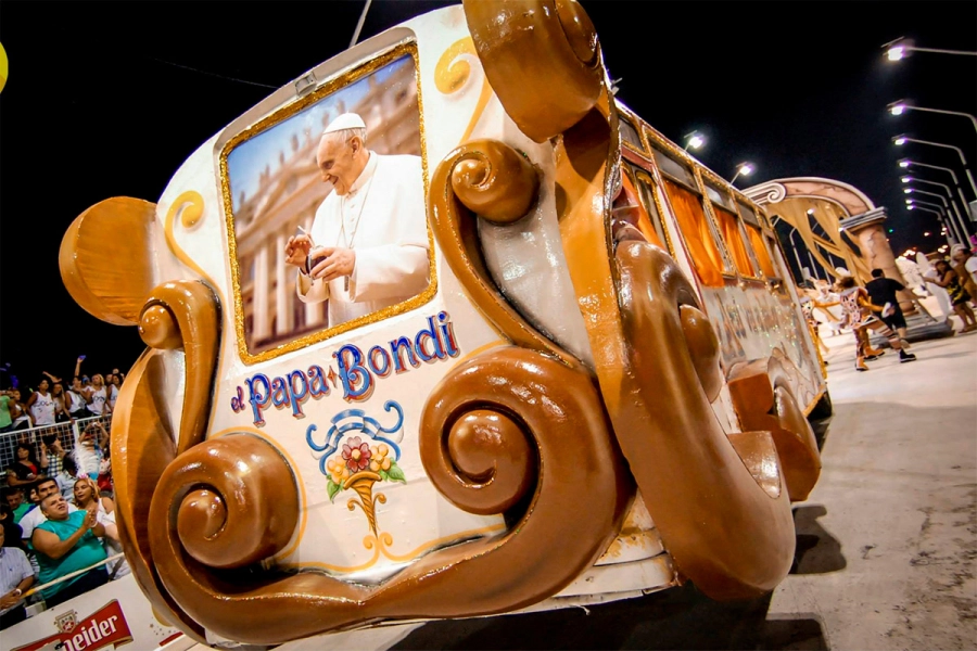 Con carrozas y pasi&oacute;n, Ar&aacute; Yev&iacute; celebr&oacute; al Papa Francisco (foto Facebook Ar&aacute; Yev&iacute;)