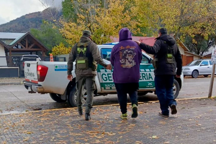 Detuvieron a una mujer involucrada en la causa (foto Gendarmería Nacional)