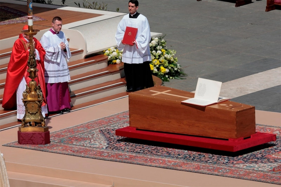 Multitudinario funeral para despedir al papa Francisco (foto REUTERS)
