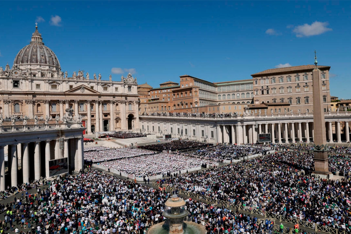 Histórico adiós en el Vaticano al papa Francisco Histórico adiós en el Vaticano al papa Francisco