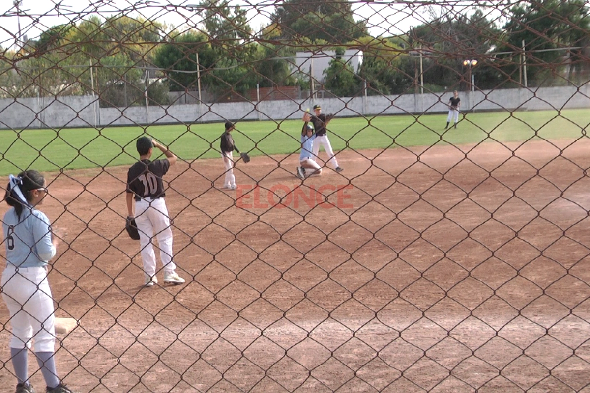 Softbol en el Nafaldo Cargnel. Softbol en el Nafaldo Cargnel.