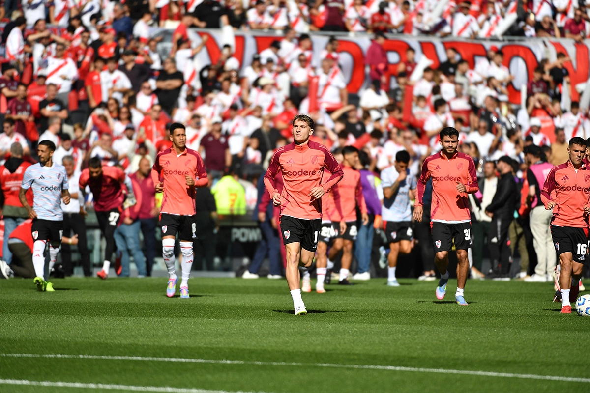 Juega River por Libertadores.