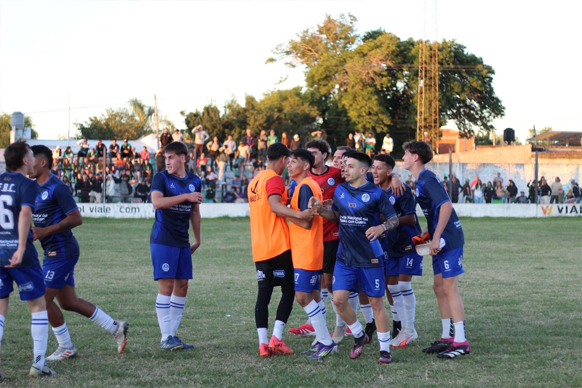 Viale festejó en el clásico. Viale festejó en el clásico.