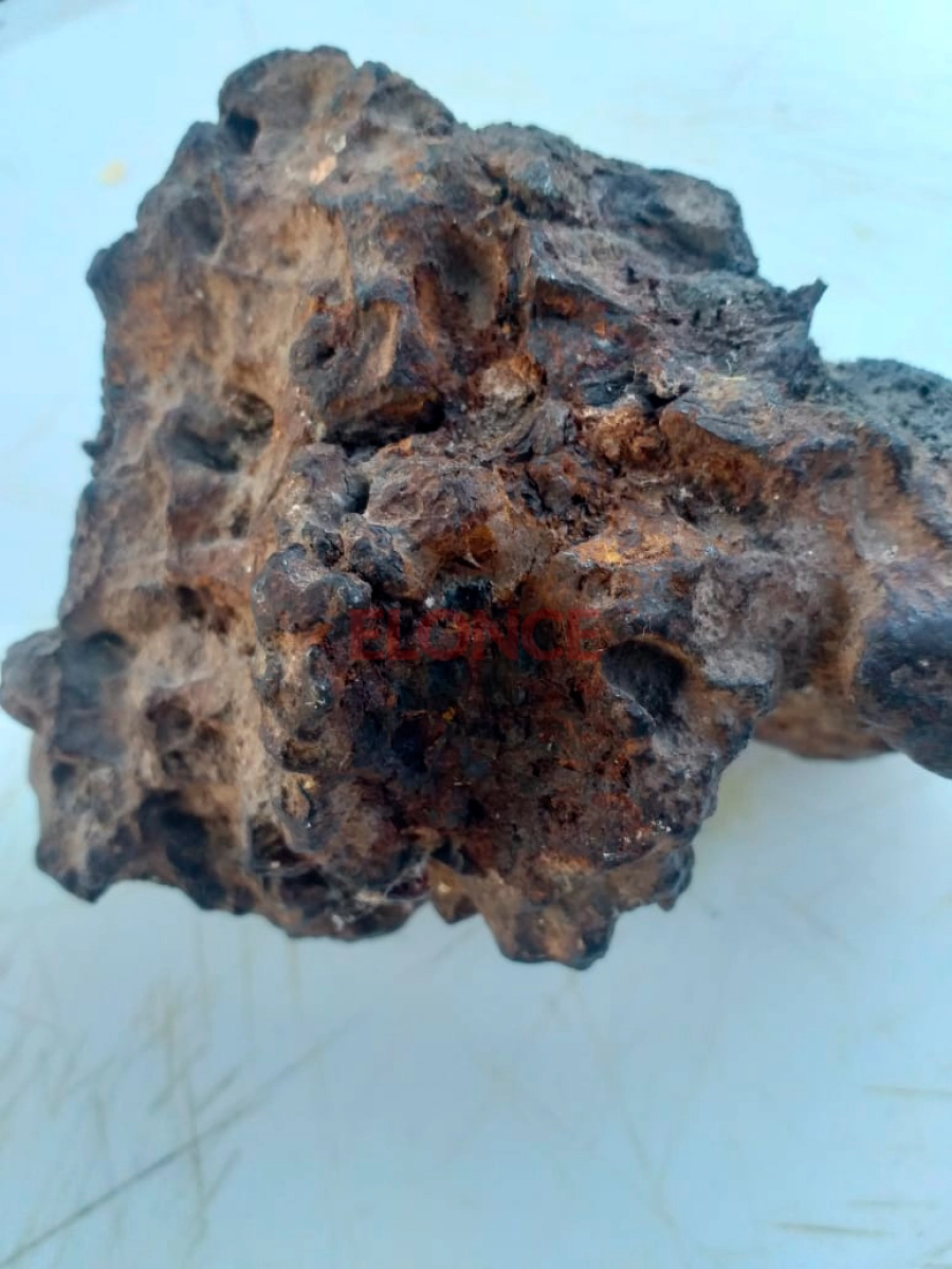 El meteorito donado al museo. Eliseo Retamar