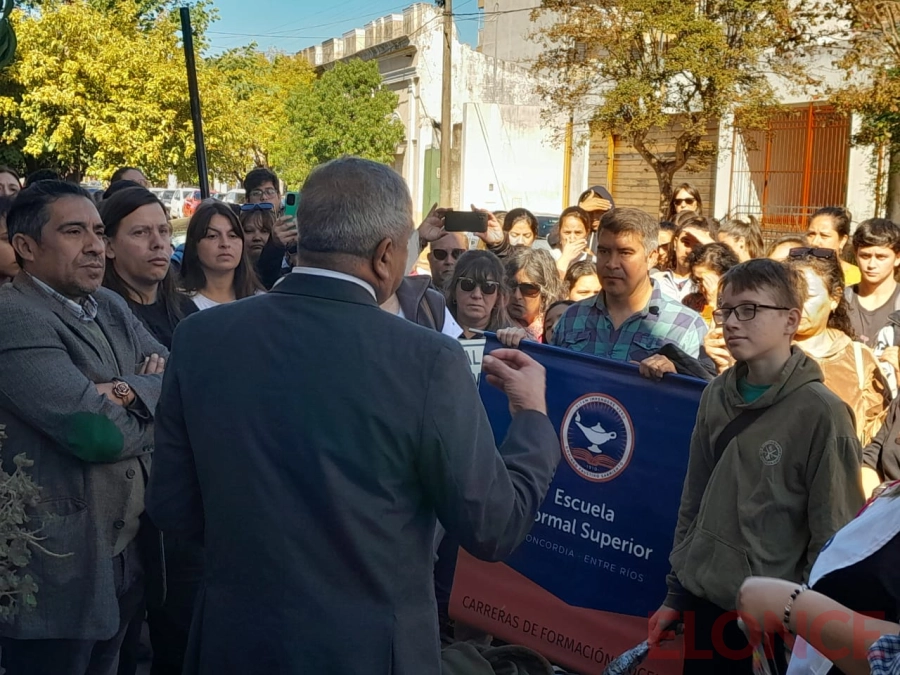 Reclaman mejoras edilicias en la Escuela Normal de Concordia por el mal estado de baños y problemas de infraestructura (foto Elonce)