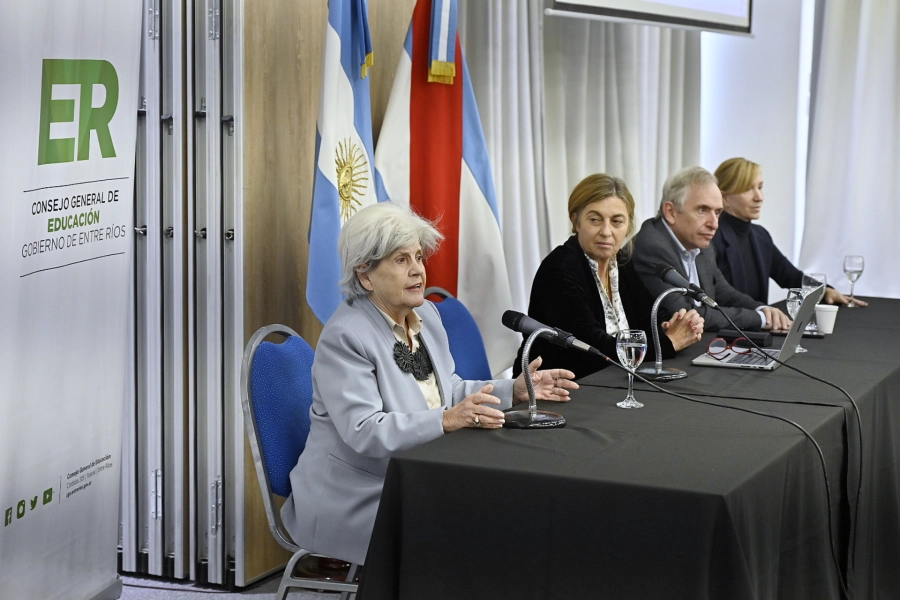 Inici&oacute; la capacitaci&oacute;n a rectores del programa Red de Escuelas que Transforman (foto Gobierno de Entre R&iacute;os)