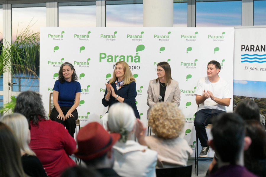 Romero durante el lanzamiento de Feria de Arte Paran&aacute;