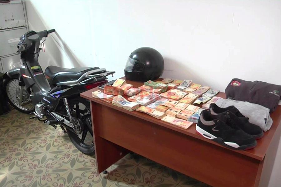 Identificaron a un sospechoso y secuestraron dinero por asalto a financiera en calle Per&uacute; de Paran&aacute; (foto Elonce)