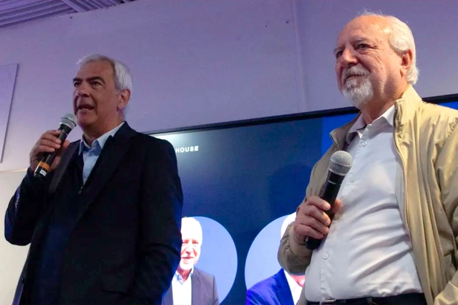 Luis Galeazzi y Sebastián Mocorrea, de Argencon, durante la presentación de IA Argentina.
