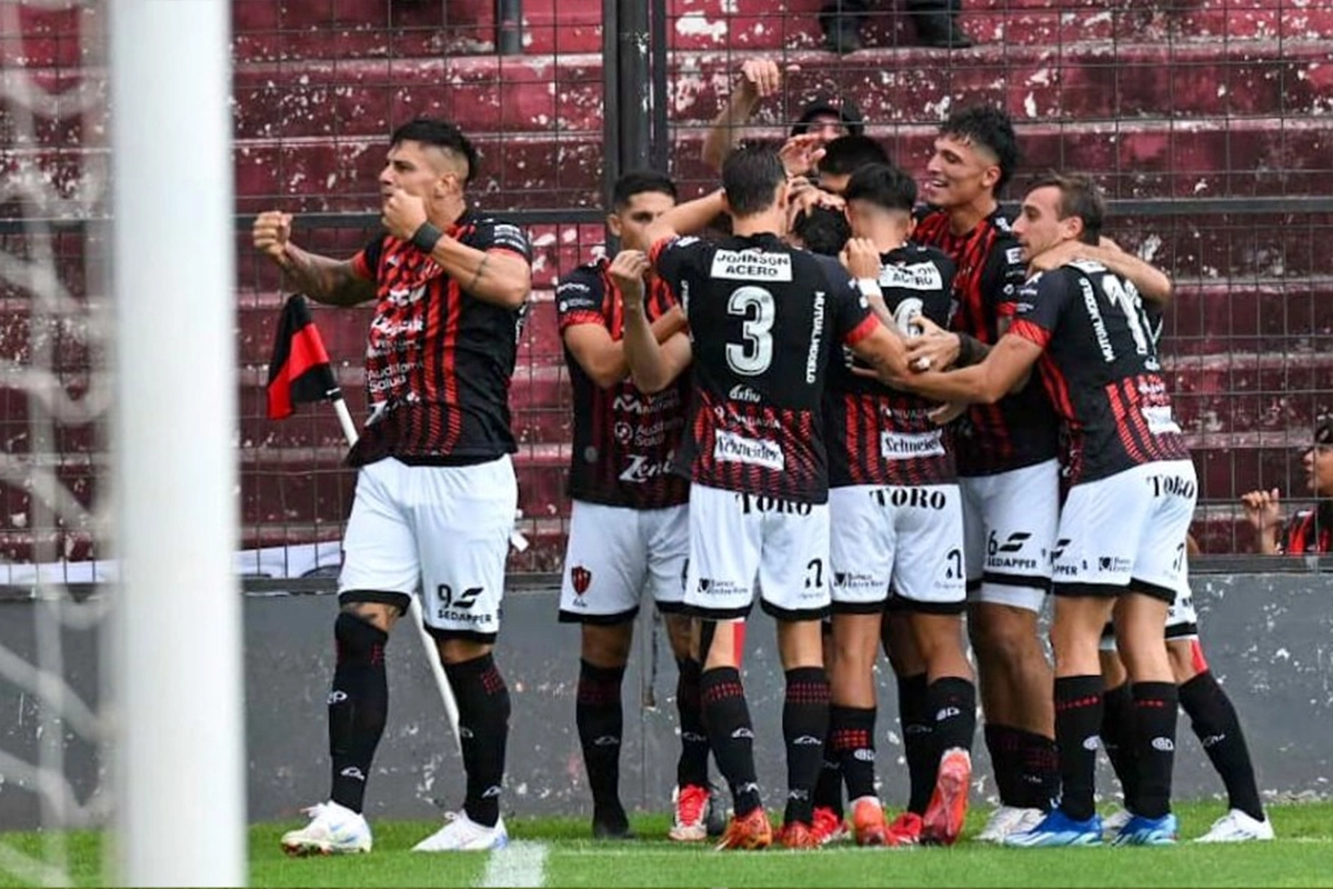 Patronato recibe a San Miguel. Patronato recibe a San Miguel.