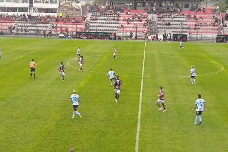 Patronato vence 1-0 a Racing de Córdoba con un gol antes del minuto de juego
