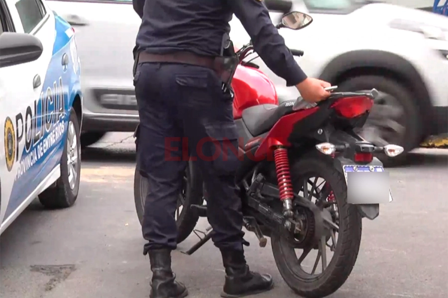 La moto fue secuestrada tras el accidente (foto Elonce)