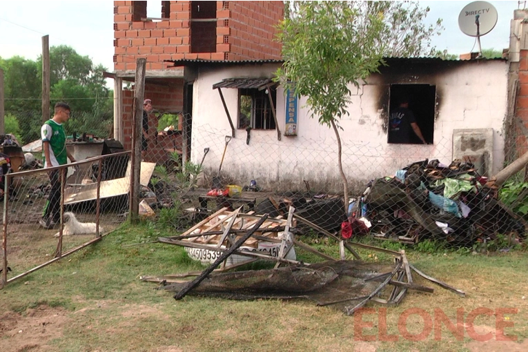 Solicitan ayuda para la familia que perdió todo tras un incendio en Paraná
