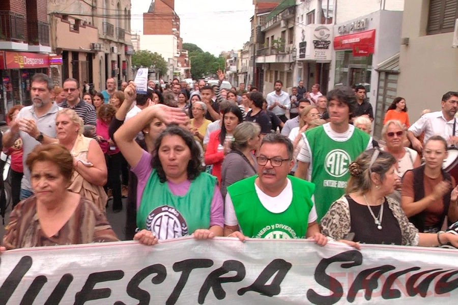Movilizaci&oacute;n en defensa de Iosper (foto Elonce)