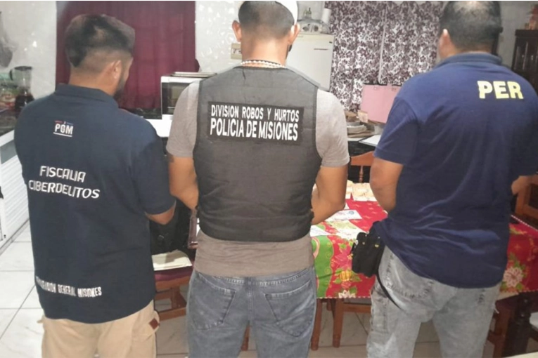 Robaron al menos 350.000 dólares a hombre en Paraná: lo engañaron con el cuento de la devaluación