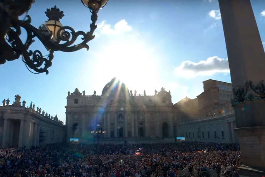 La cuarta votación fue la decisiva para designar al nuevo jefe de la Iglesia Católica
