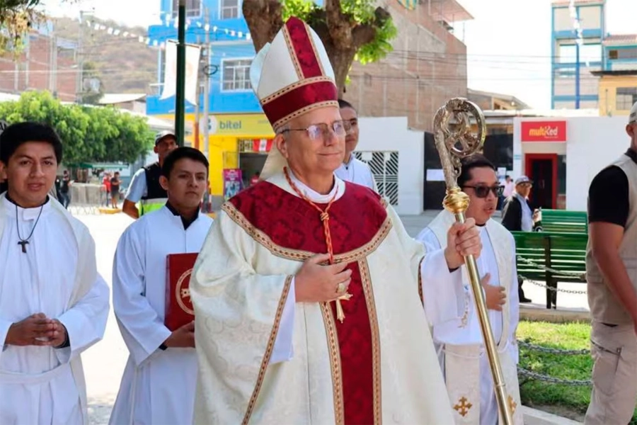 Prevost como obispo en Perú