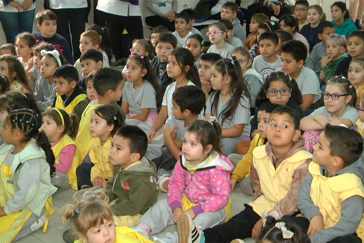 Cumpleaños de la escuela “Juan Benjamín Terán” Cumpleaños de la escuela “Juan Benjamín Terán”
