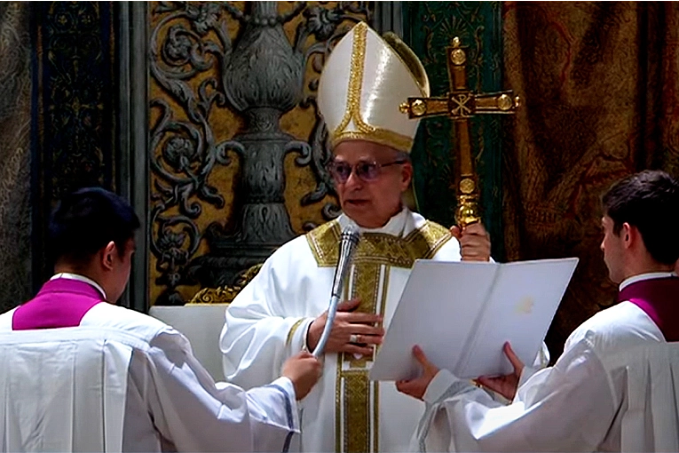 León XIV celebró su primera misa y citó las enseñanzas de Francisco en la homilía
