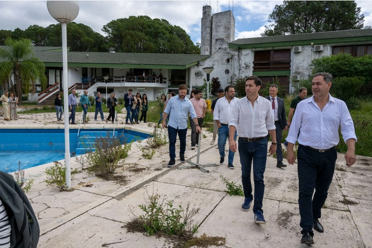 El Gobierno de Entre Ríos recuperó el hotel Ayuí, usurpado en el perilago de Concordia