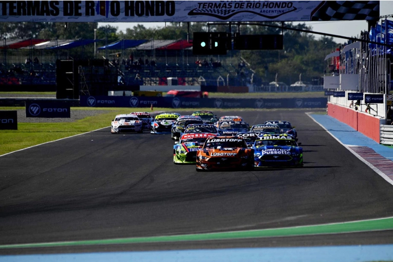 TC en Termas: Mauricio Lambiris se impuso en una carrera vibrante y polémica