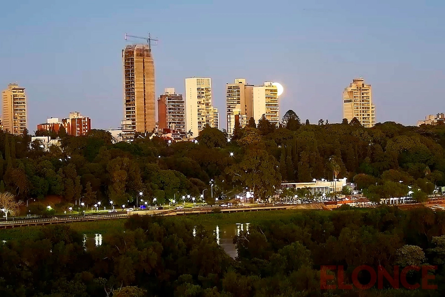 La Luna en Paran&aacute;. Elonce