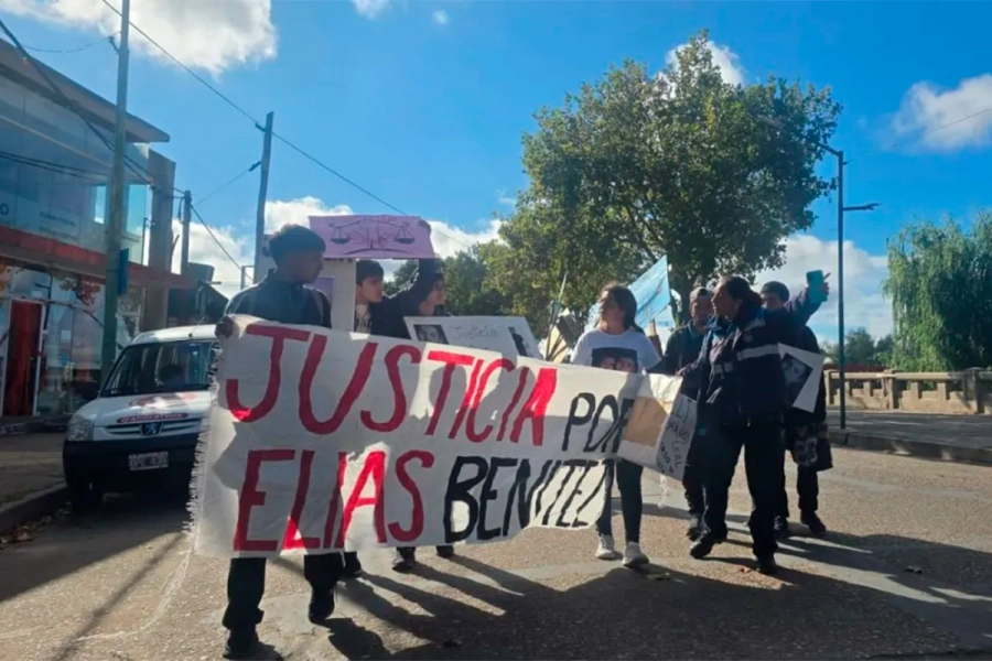 Pedido de justicia por el caso El&iacute;as Ben&iacute;tez en Gualeguaych&uacute; (foto R2820)