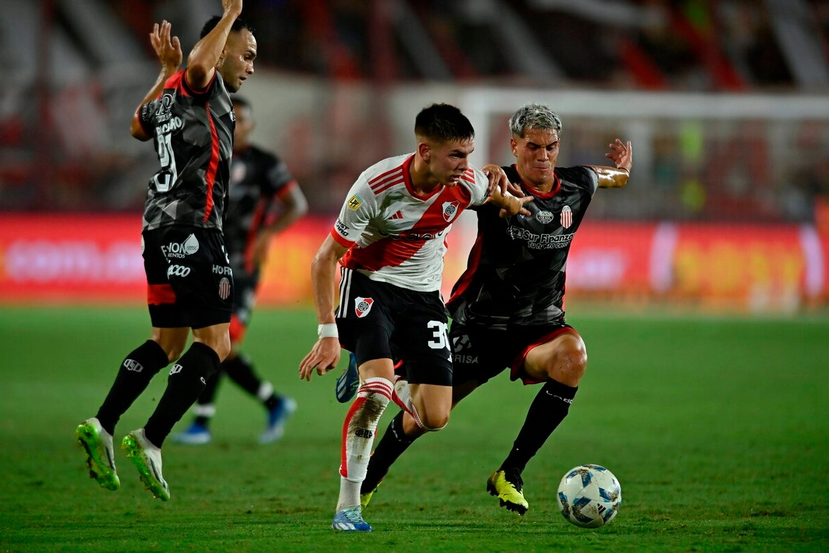 River recibe a Barracas River recibe a Barracas