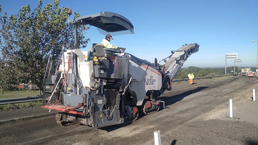 Obras de bacheo sobre ruta nacional 174. Vialidad Nacional